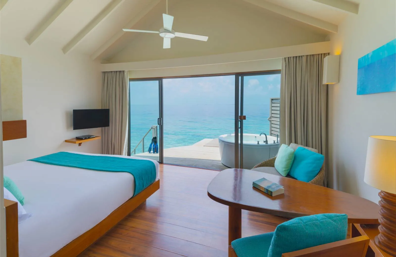 Centara Ras Fushi Resort & Spa Maldives 4*