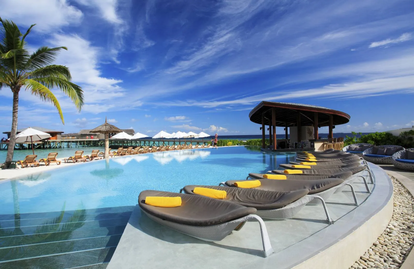 Centara Ras Fushi Resort & Spa Maldives 4*