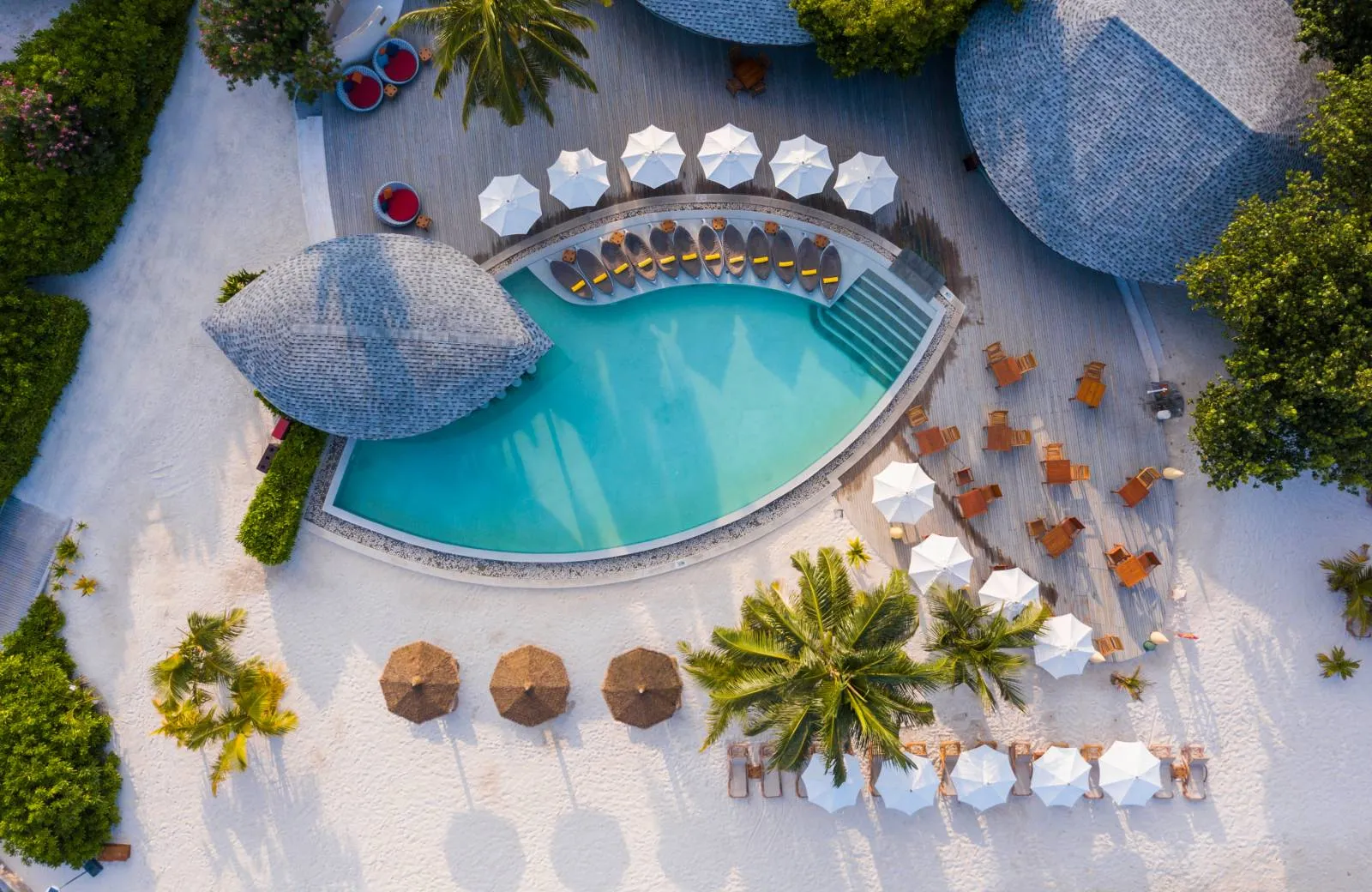 Centara Ras Fushi Resort & Spa Maldives 4*