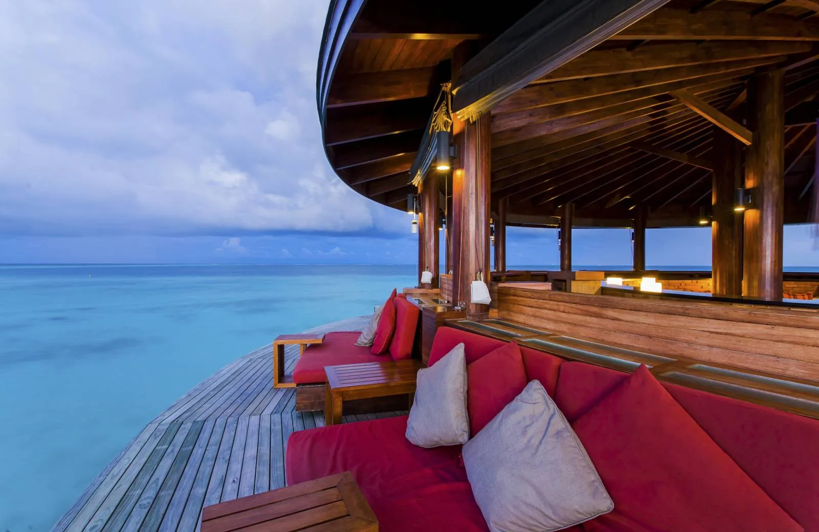Centara Ras Fushi Resort & Spa Maldives 4*