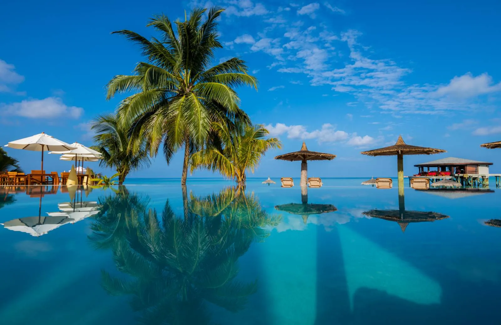 Centara Ras Fushi Resort & Spa Maldives 4*