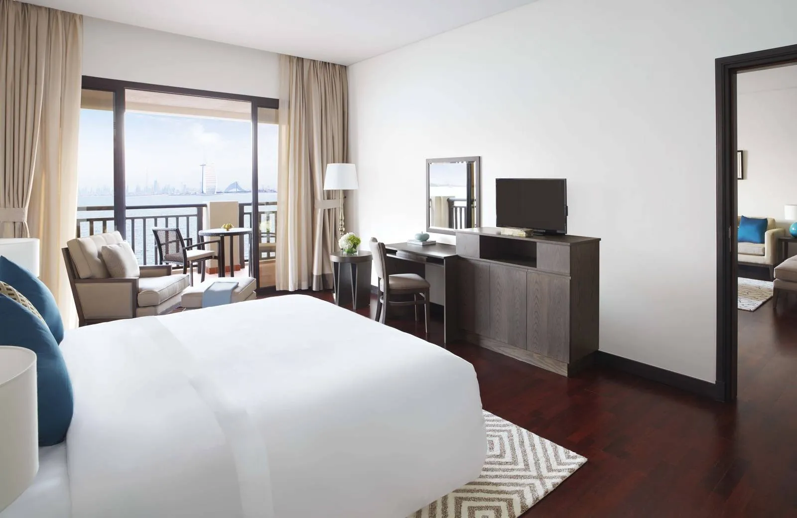 Anantara The Palm Dubai Resort 5*