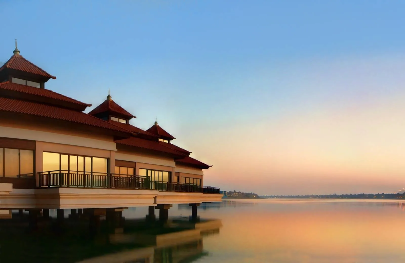 Anantara The Palm Dubai Resort 5*