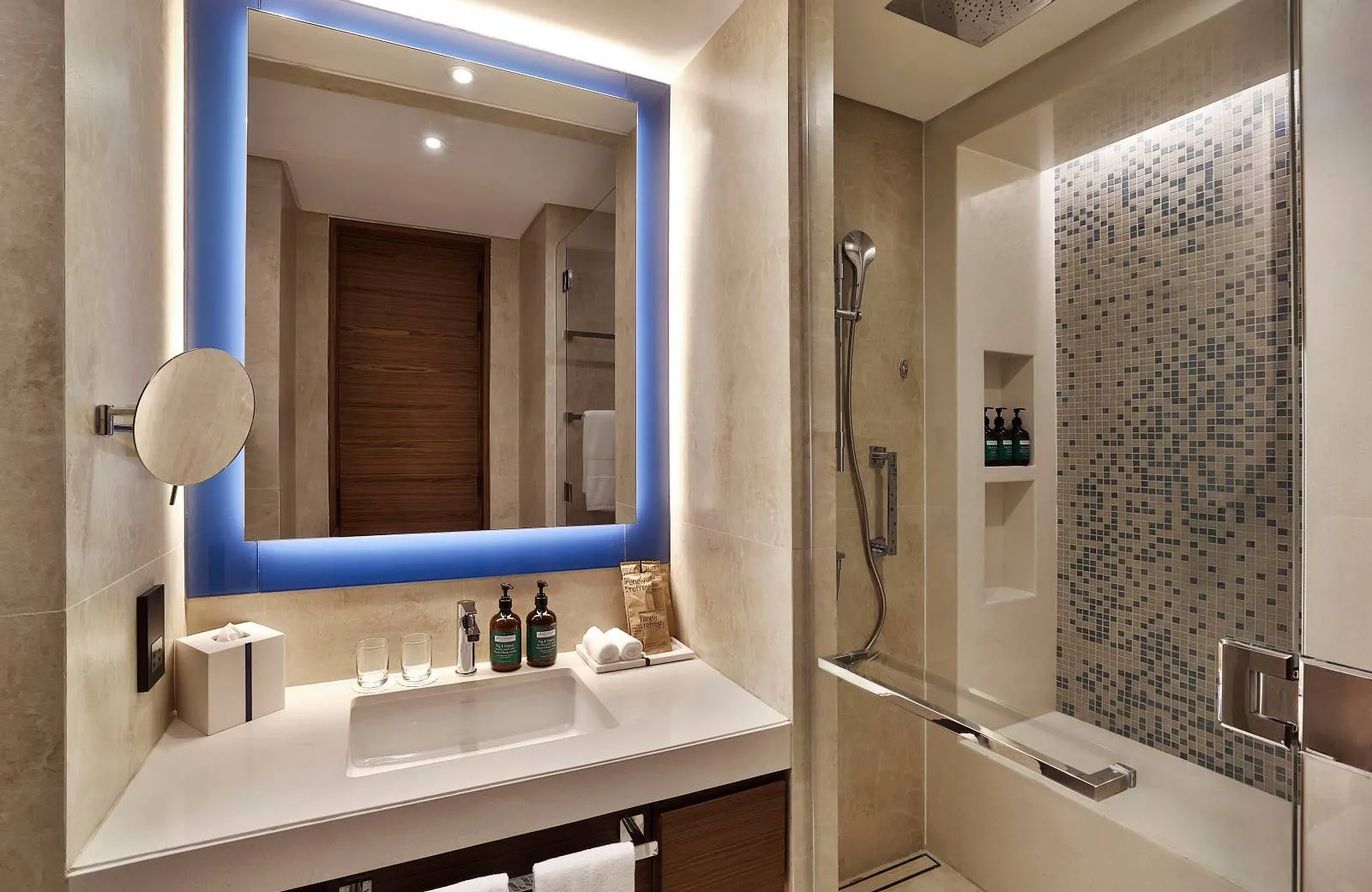 Tumbi Hotel Dubai The Palm, Tapestry Collection by Hilton 4*