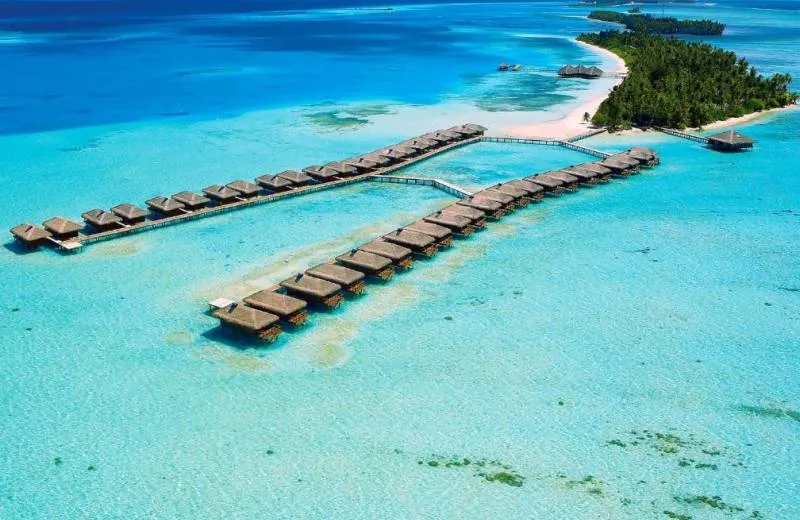 Medhufushi Island Resort 4*
