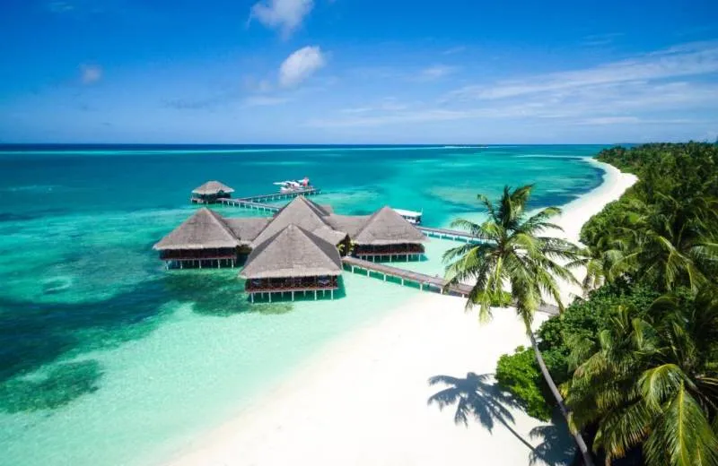 Medhufushi Island Resort 4*