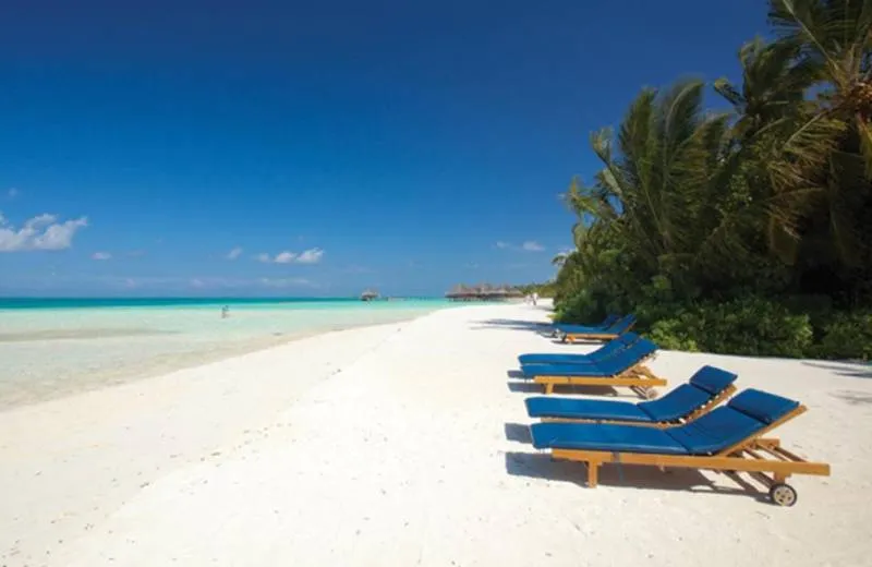 Medhufushi Island Resort 4*