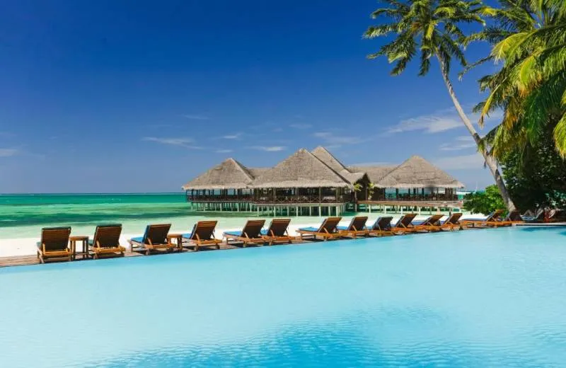Medhufushi Island Resort 4*