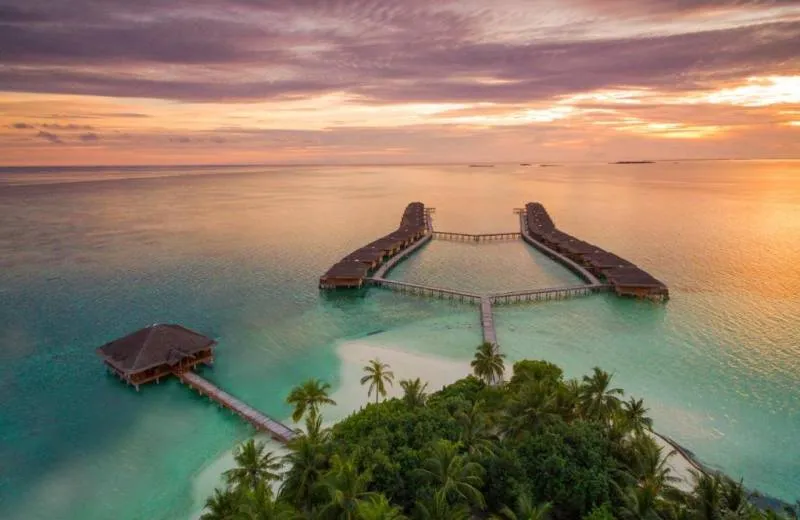 Medhufushi Island Resort 4*