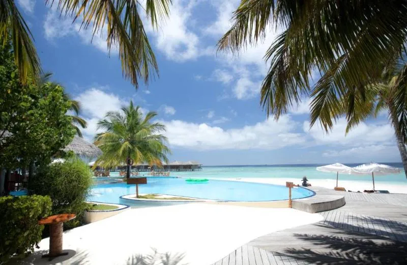 Medhufushi Island Resort 4*