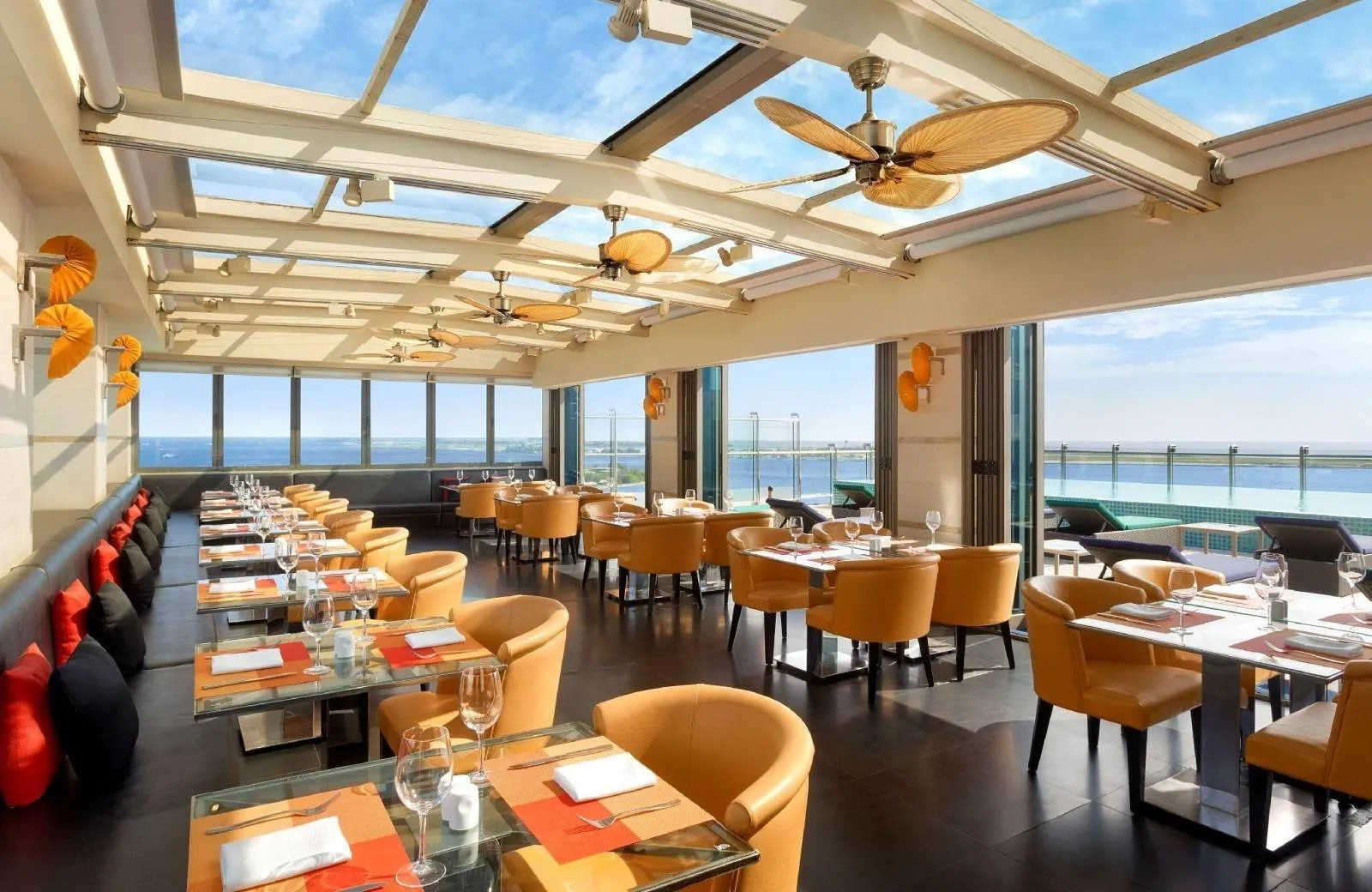 Jen Maldives Male by Shangri-La Hotel 4*