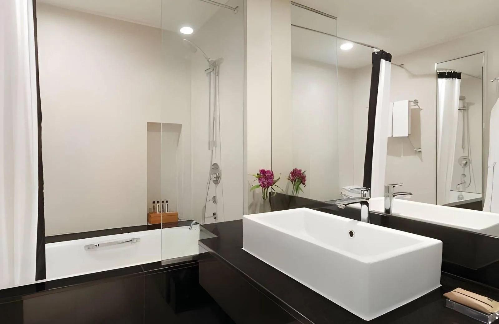 Jen Maldives Male by Shangri-La Hotel 4*