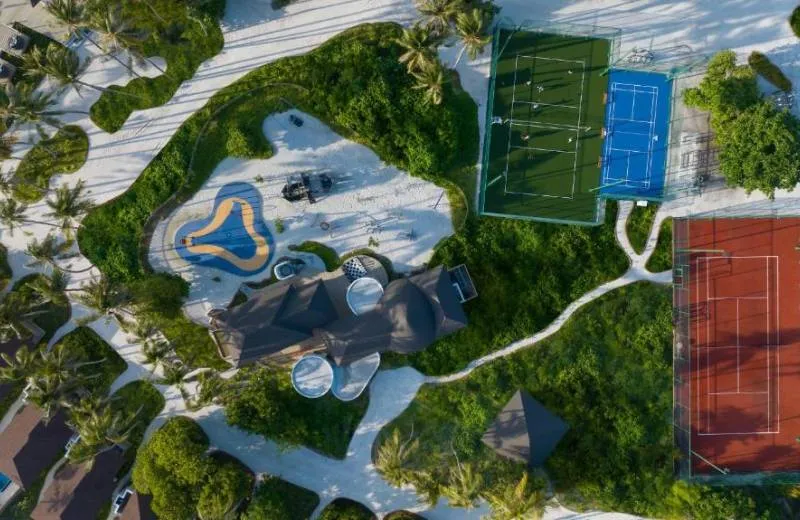 Avani+ Fares Maldives Resort 5*