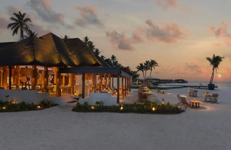 Avani+ Fares Maldives Resort 5*