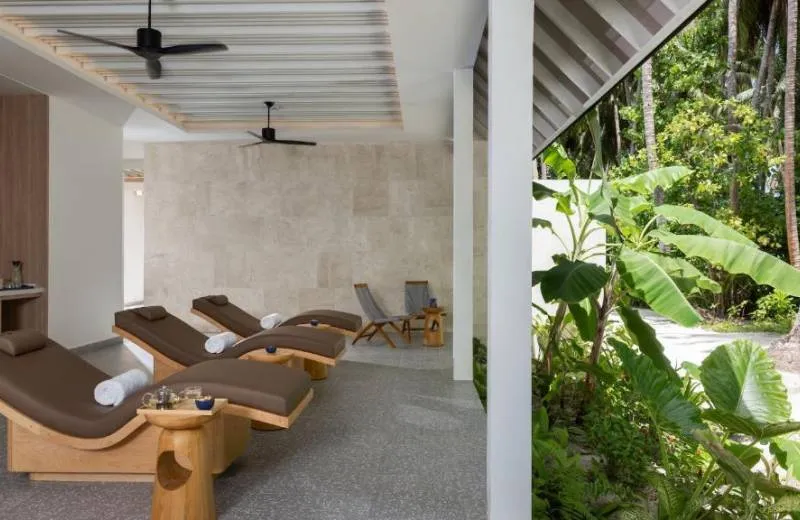 Avani+ Fares Maldives Resort 5*