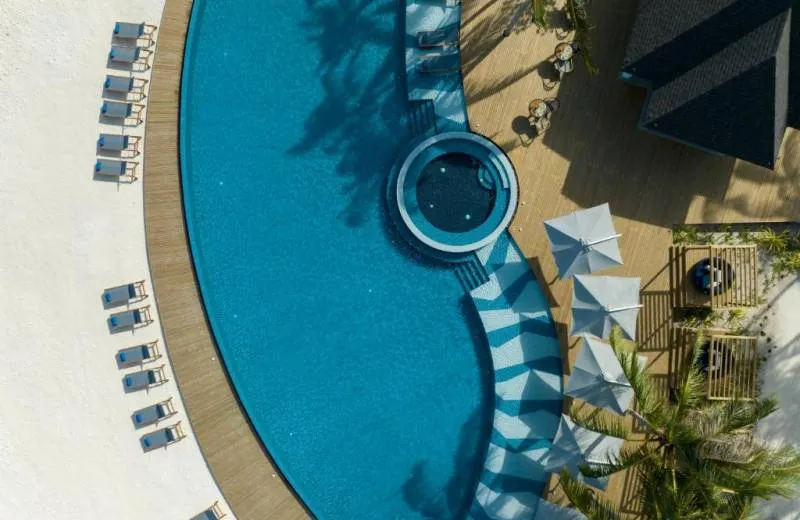 Avani+ Fares Maldives Resort 5*