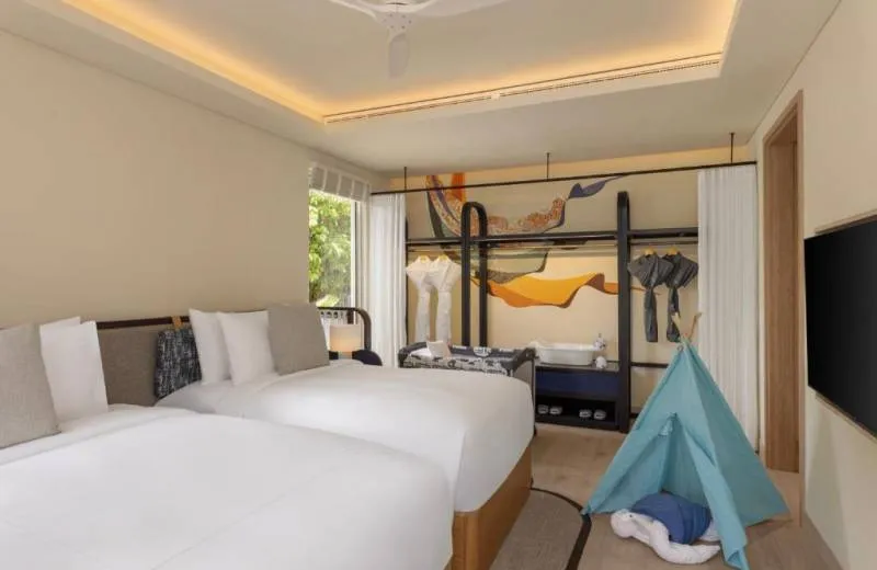 Avani+ Fares Maldives Resort 5*