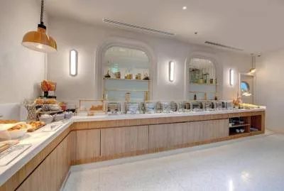 Regency Luxury Suites Dubai Marina (Ex. Royal Regency Suites Dubai Marina) 4*