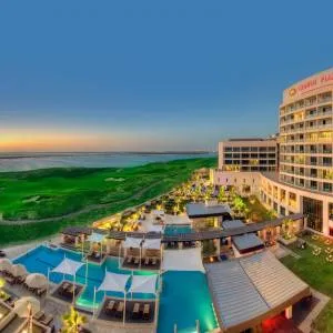 Crowne Plaza Abu Dhabi Yas Island 4*