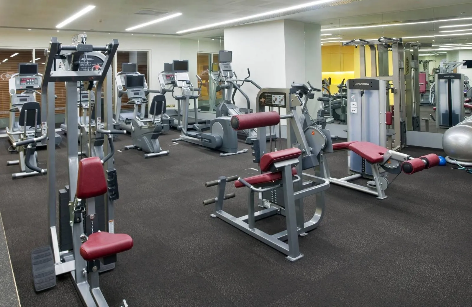 Crowne Plaza Abu Dhabi Yas Island 4*