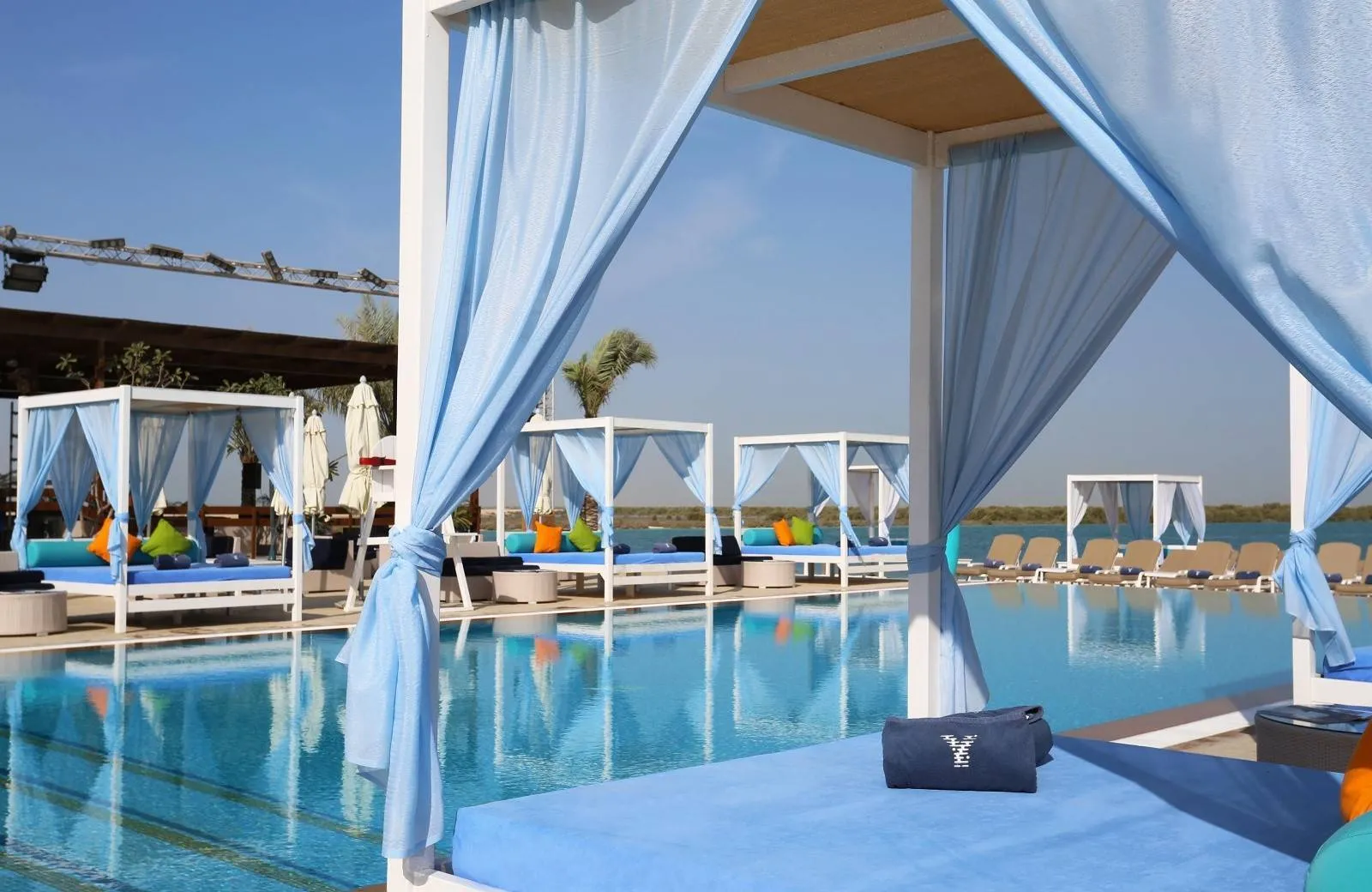 Crowne Plaza Abu Dhabi Yas Island 4*