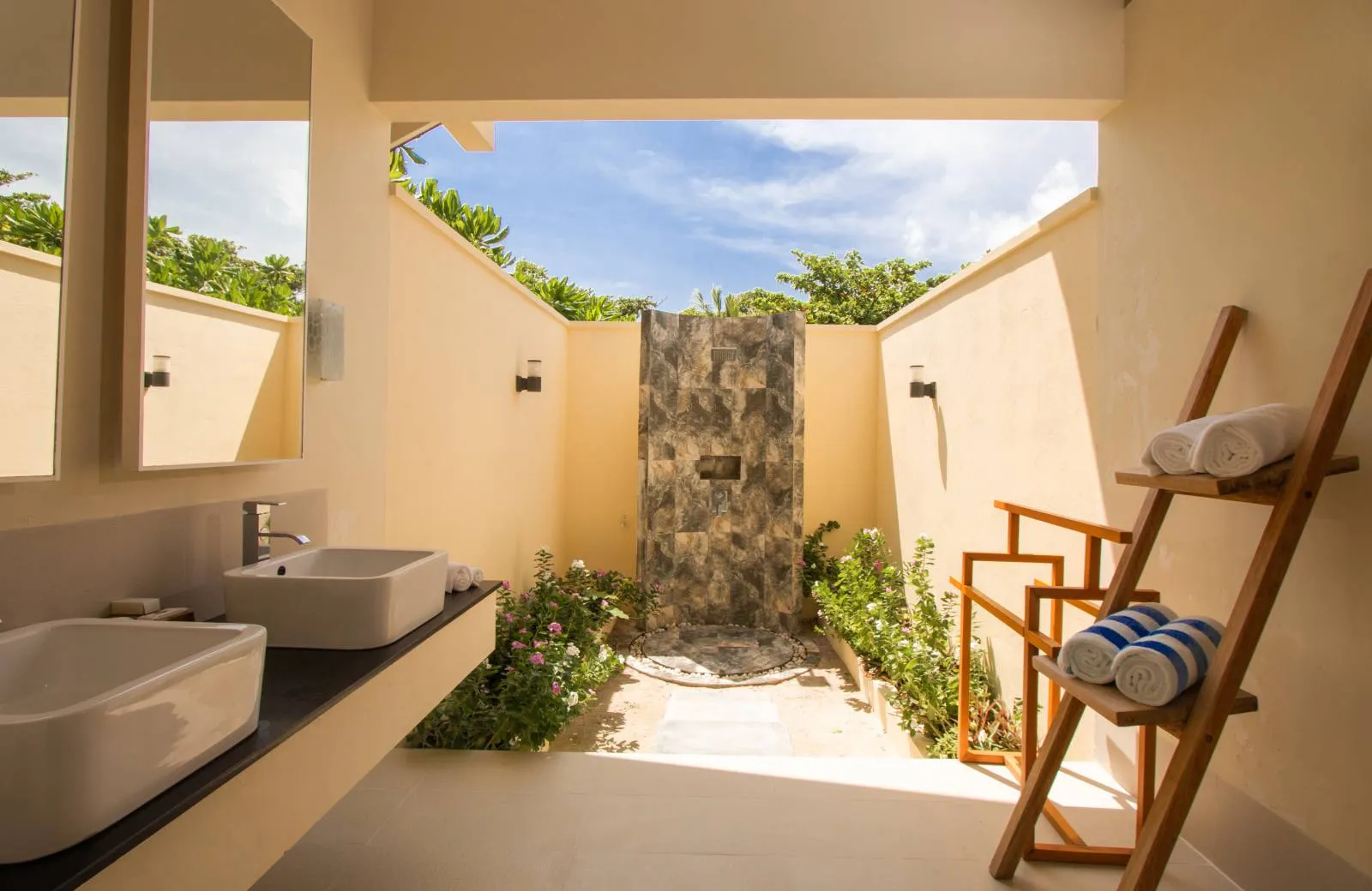 Hondaafushi Island Resort  4*