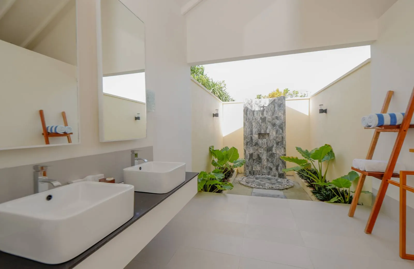 Hondaafushi Island Resort  4*