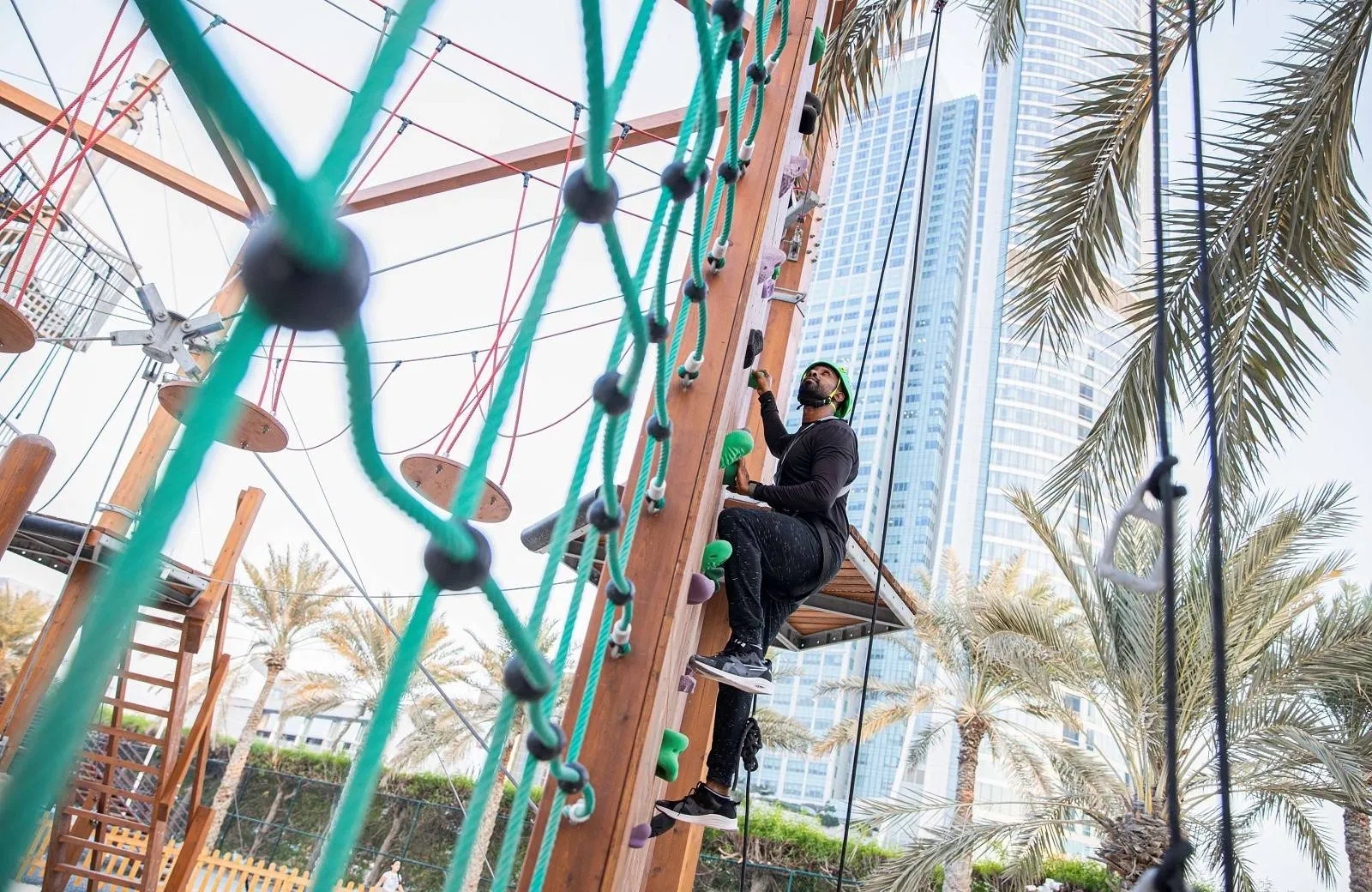 Radisson Blu Hotel & Resort, Abu Dhabi Corniche 5*