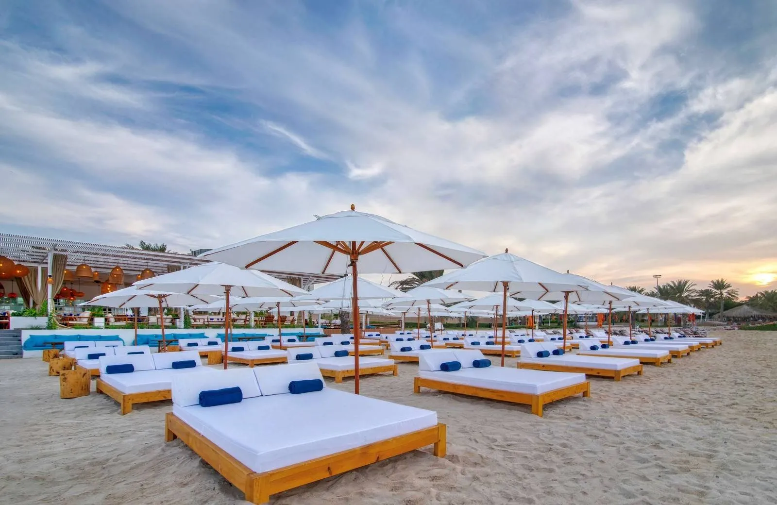 Radisson Blu Hotel & Resort, Abu Dhabi Corniche 5*