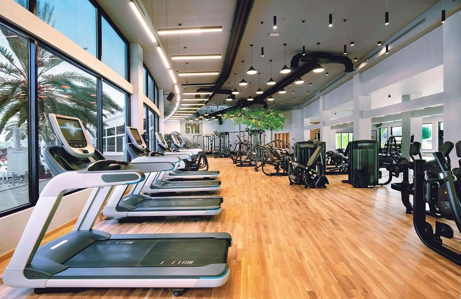 Radisson Blu Hotel & Resort, Abu Dhabi Corniche 5*