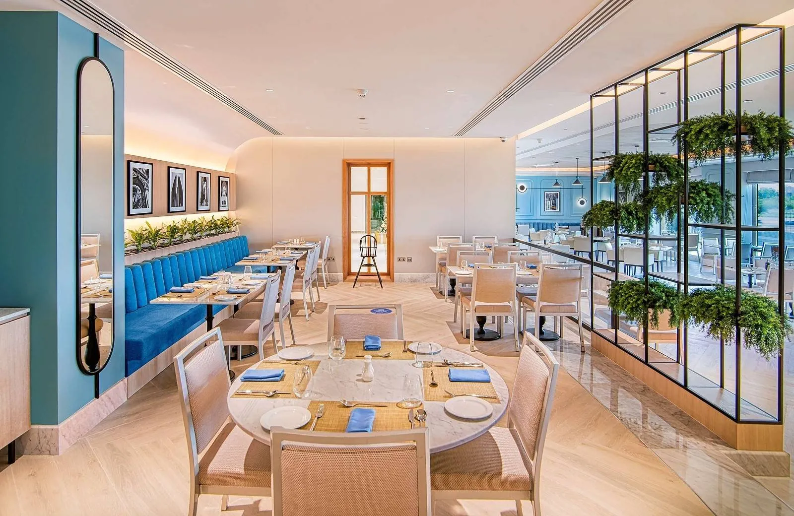 Radisson Blu Hotel & Resort, Abu Dhabi Corniche 5*