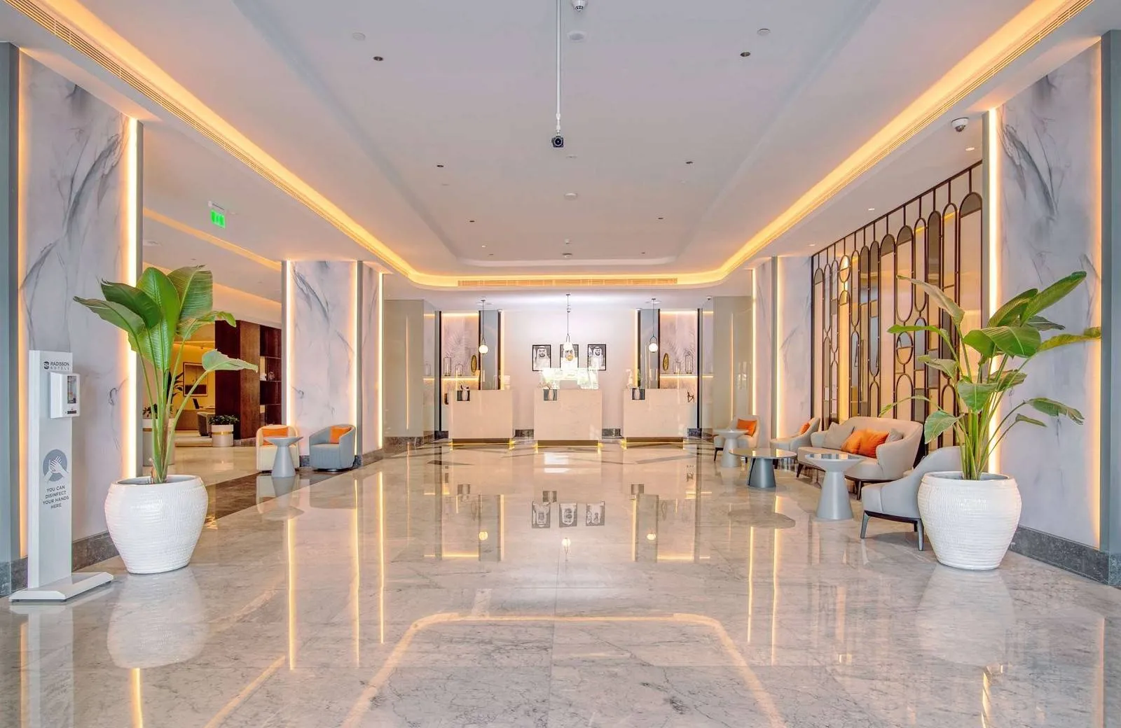 Radisson Blu Hotel & Resort, Abu Dhabi Corniche 5*