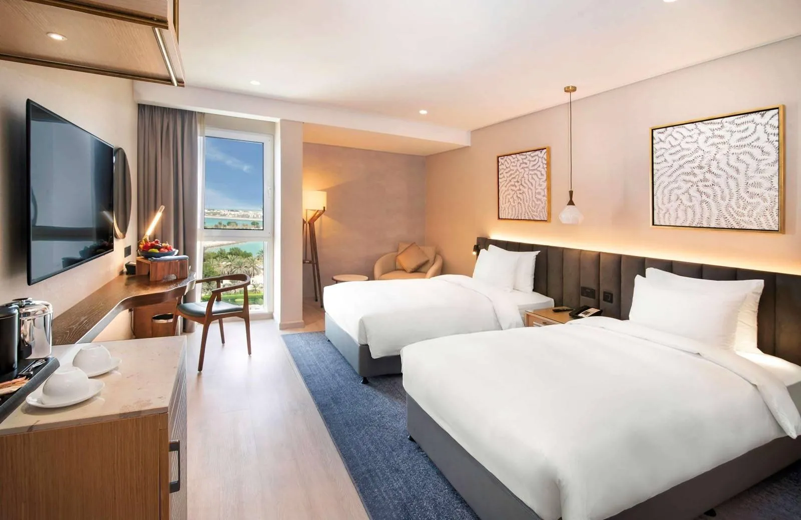 Radisson Blu Hotel & Resort, Abu Dhabi Corniche 5*