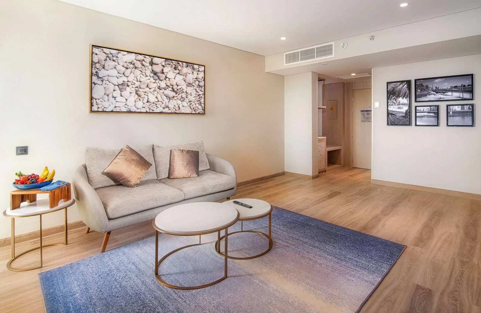 Radisson Blu Hotel & Resort, Abu Dhabi Corniche 5*