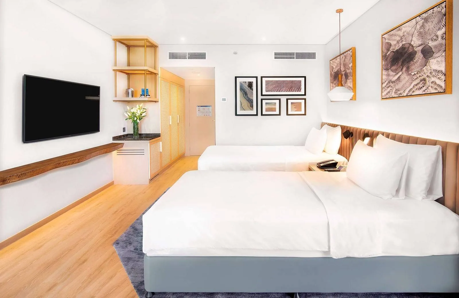 Radisson Blu Hotel & Resort, Abu Dhabi Corniche 5*