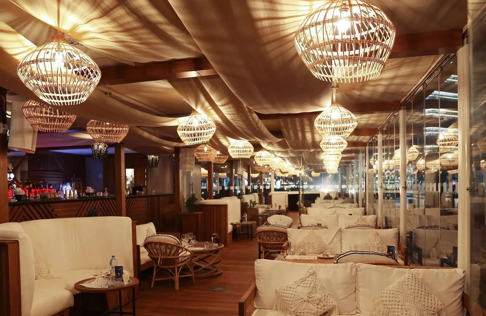 Radisson Blu Hotel & Resort, Abu Dhabi Corniche 5*