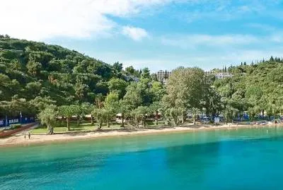 Grecotel Daphnila Bay 4*