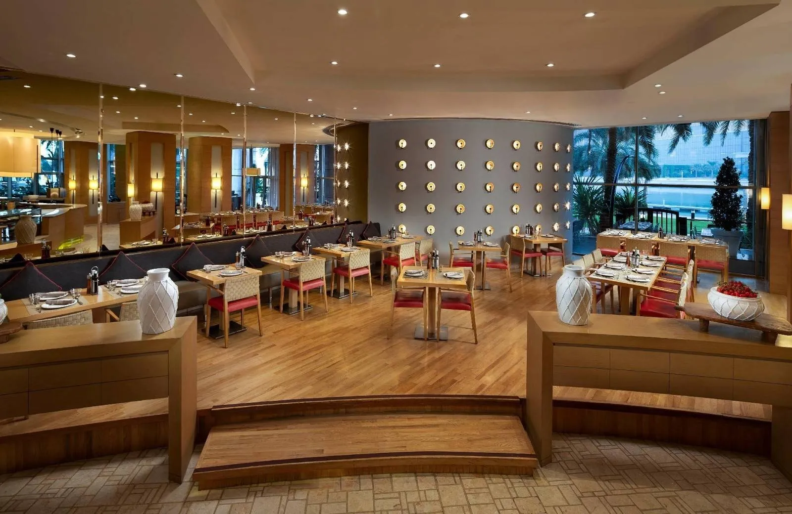 Beach Rotana Abu Dhabi 5*