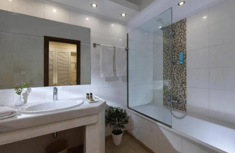 Alexander Beach Hotel & Village Resort 5*