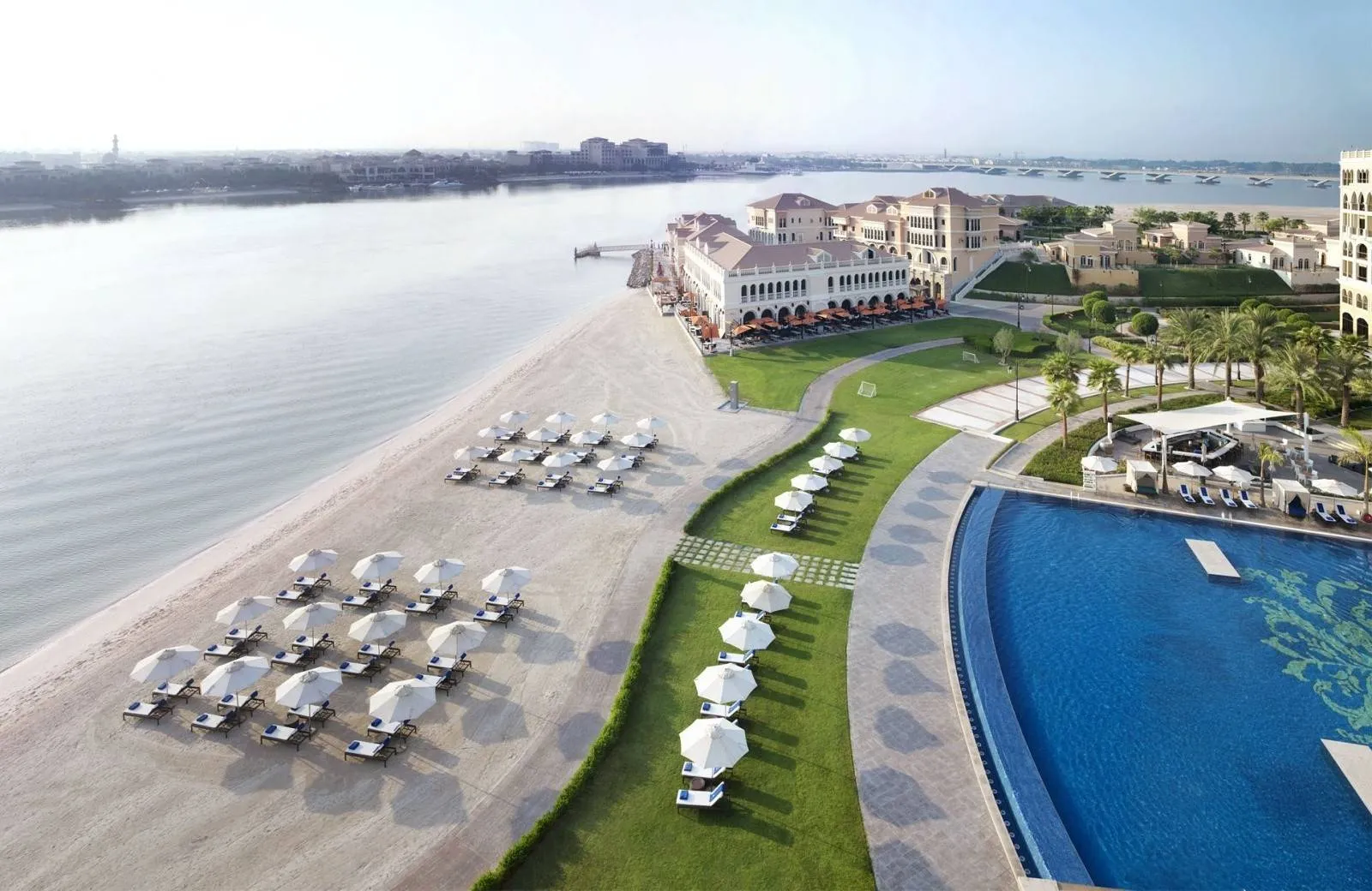 The Ritz-Carlton Abu Dhabi, Grand Canal 5*