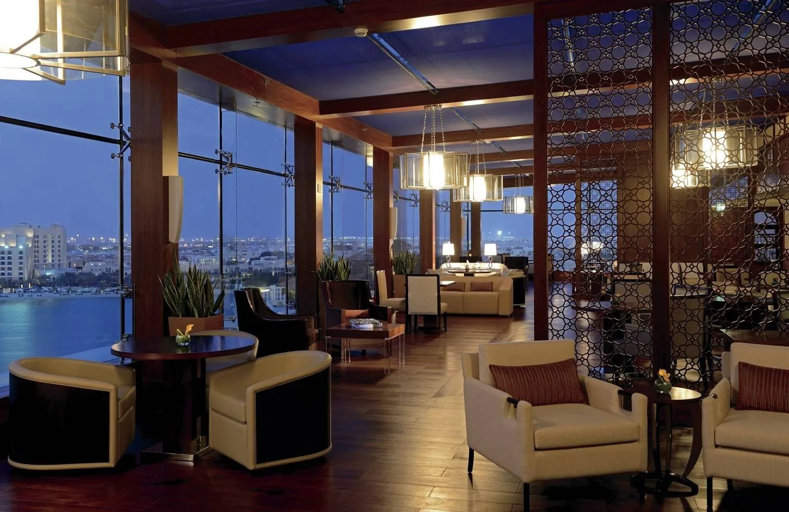 The Ritz-Carlton Abu Dhabi, Grand Canal 5*