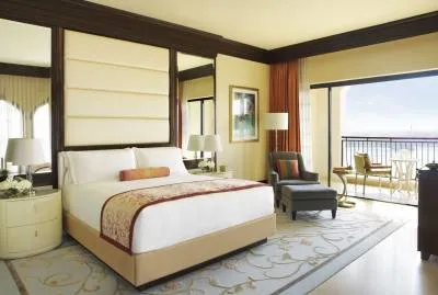 The Ritz-Carlton Abu Dhabi, Grand Canal 5*