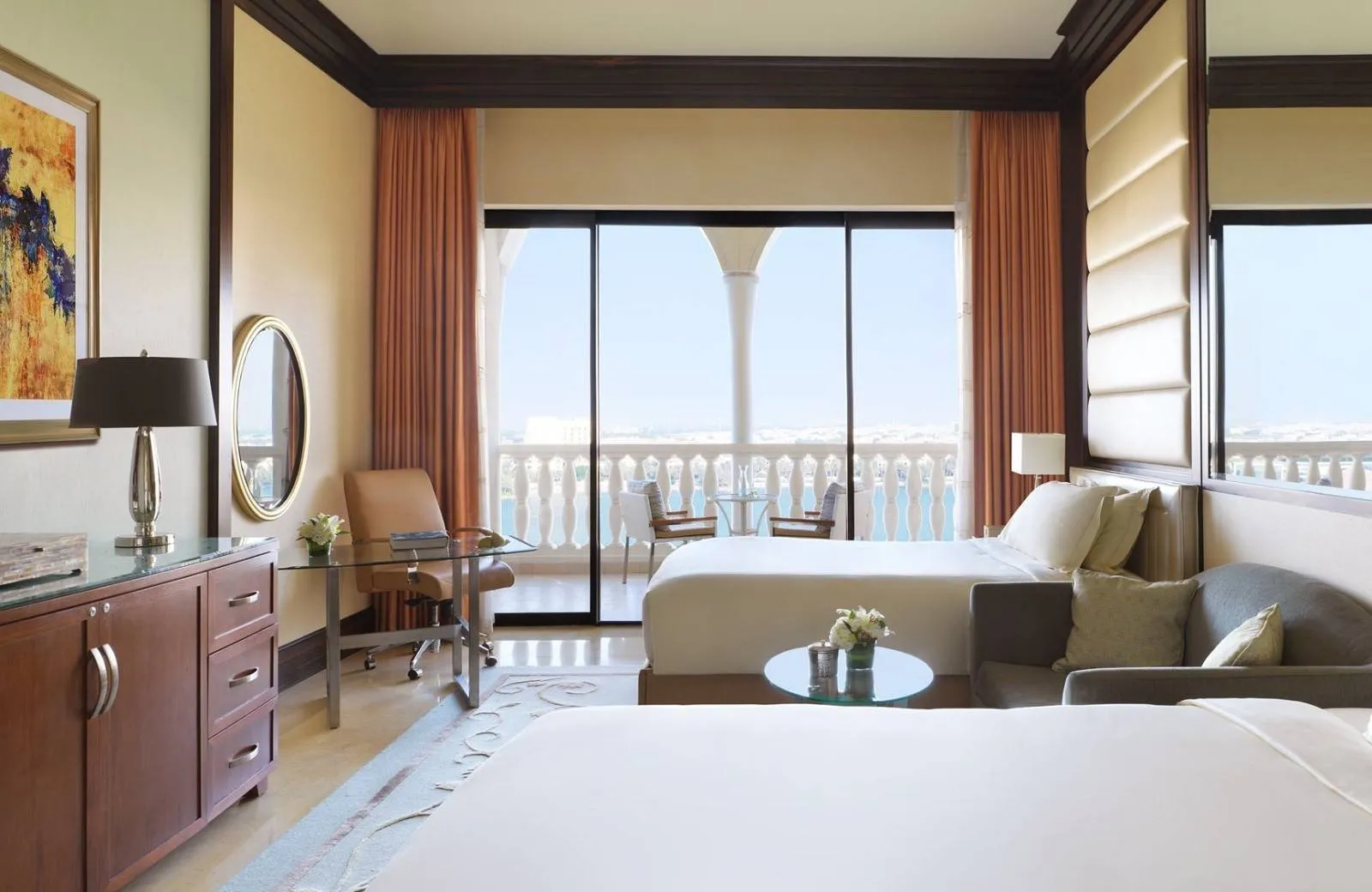The Ritz-Carlton Abu Dhabi, Grand Canal 5*