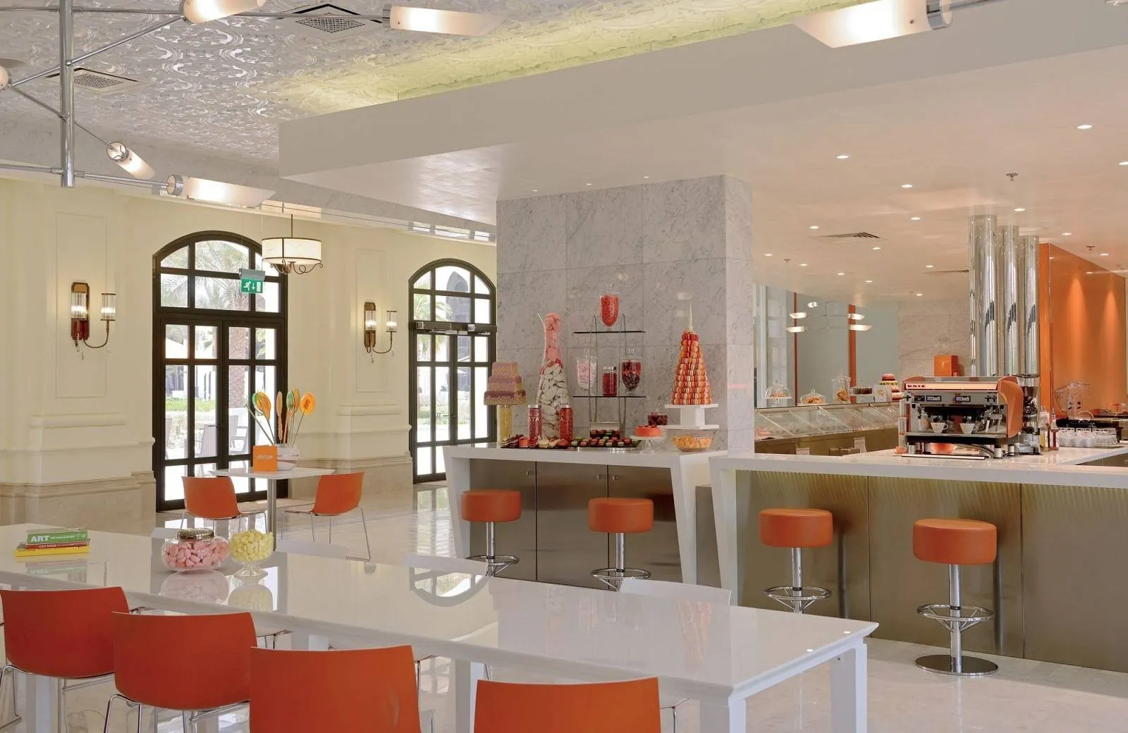 The Ritz-Carlton Abu Dhabi, Grand Canal 5*