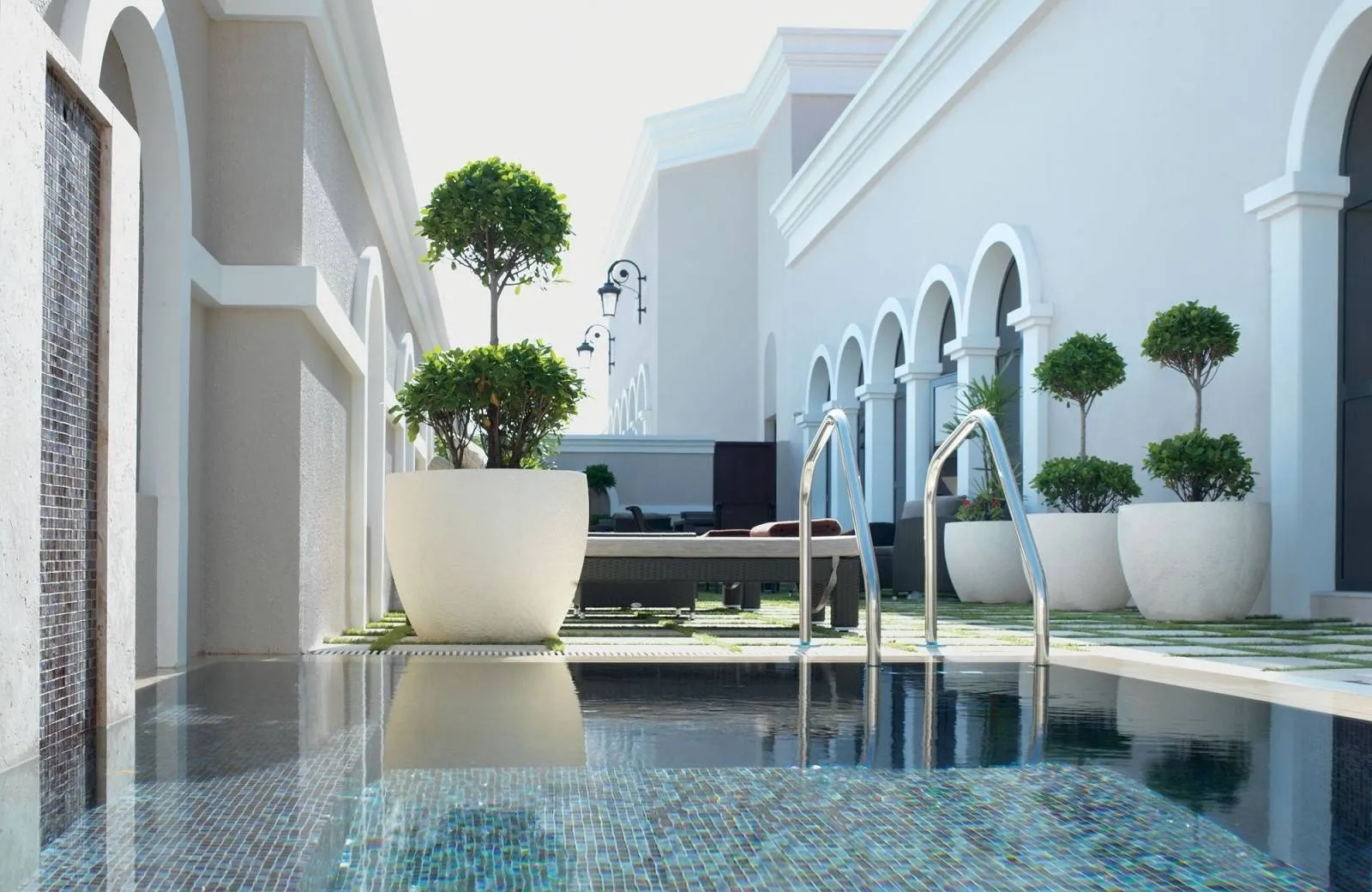The Ritz-Carlton Abu Dhabi, Grand Canal 5*