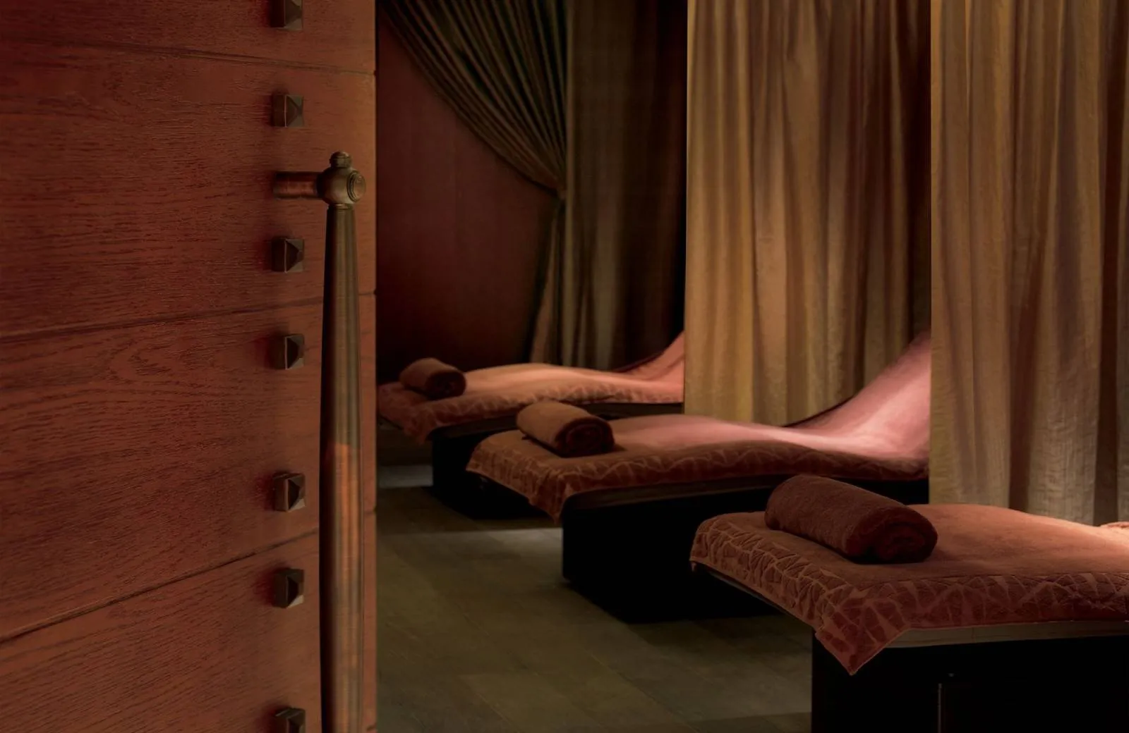 The Ritz-Carlton Abu Dhabi, Grand Canal 5*