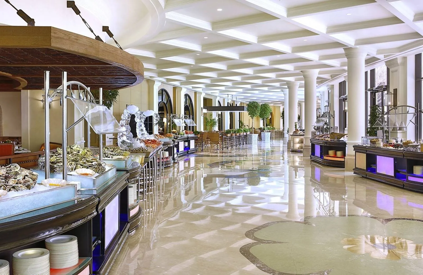 The Ritz-Carlton Abu Dhabi, Grand Canal 5*