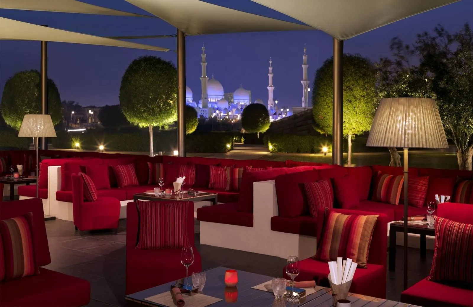 The Ritz-Carlton Abu Dhabi, Grand Canal 5*