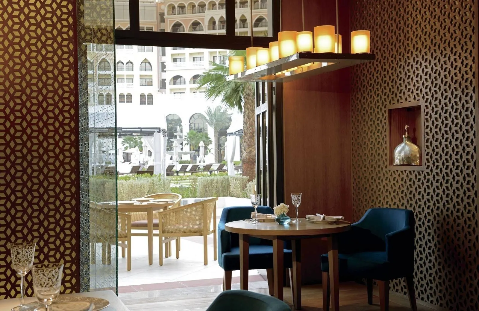 The Ritz-Carlton Abu Dhabi, Grand Canal 5*