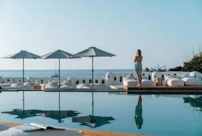 Penelope Village by Mr and Mrs White 4*